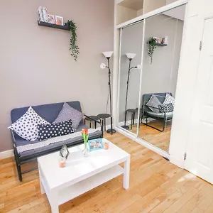 Flat Near Liverpool St & Shoreditch London. Apartment